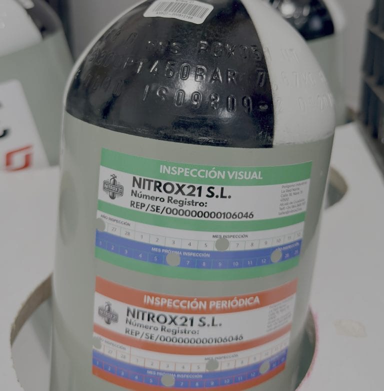 Retimbrado de botellas: qué es, cada cuánto se realiza y qué dice el RD 809/2021