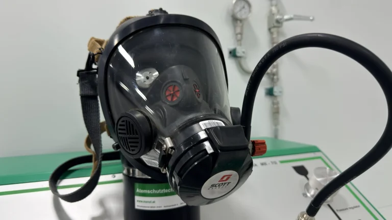 Filtrante o aislante: cómo elegir el equipo de protección respiratoria correcto